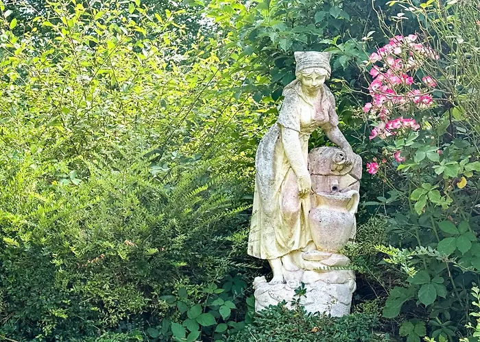 Le Domaine De Rose Lourdes